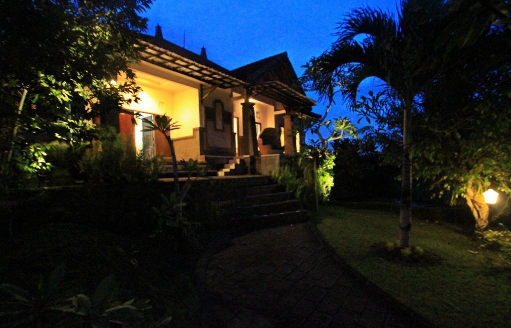 Graha Rusni Villa Ubud  Exterior photo